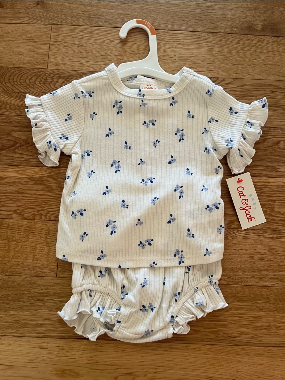 Cat & Jack Baby Girls 2-Piece Ribbed Floral Ruffle Sleeve Top & Shorts Set 12M